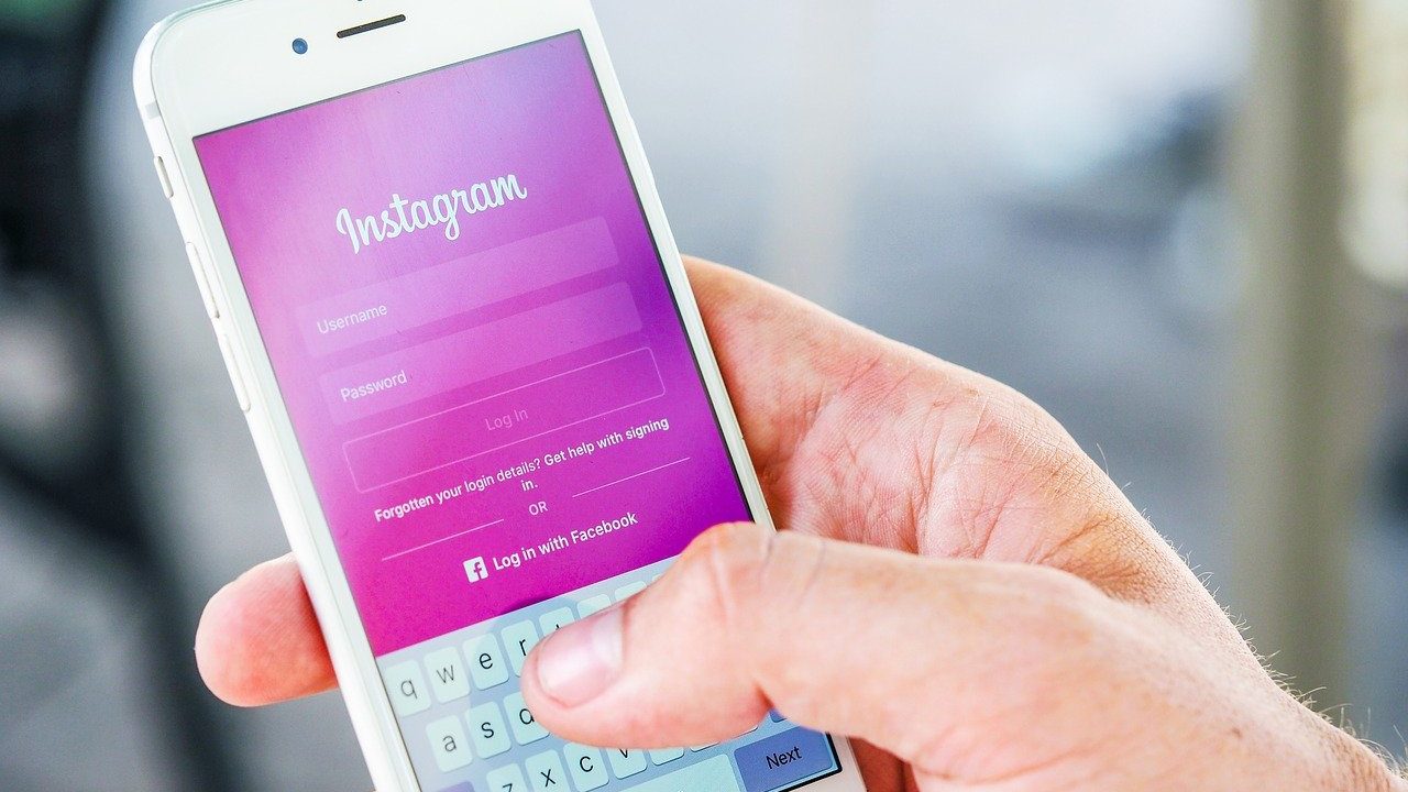 call, iphone, log in, social media, instagram
